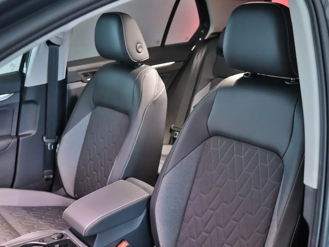 Volkswagen Golf VIII 4