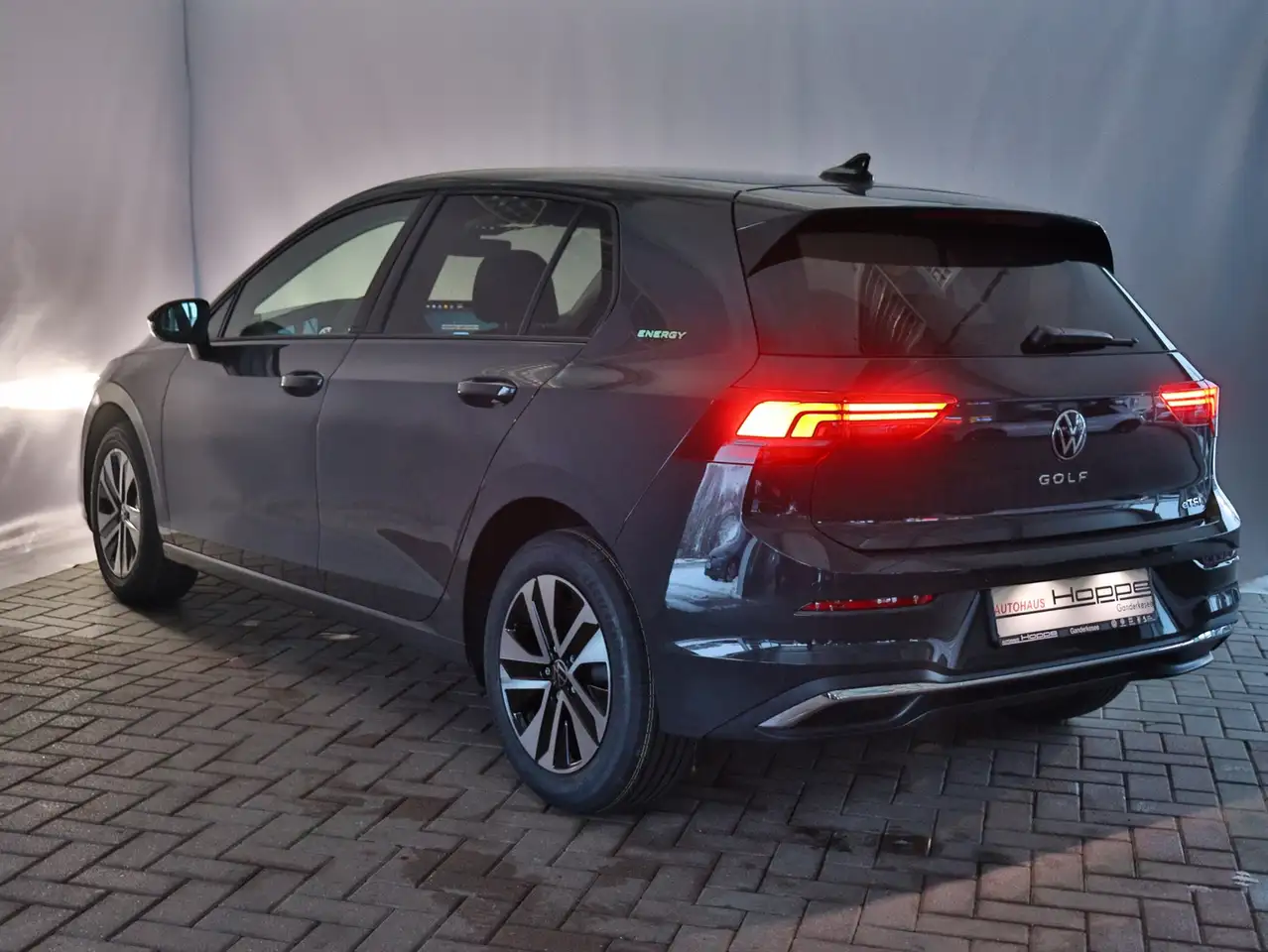 Volkswagen Golf VIII 10