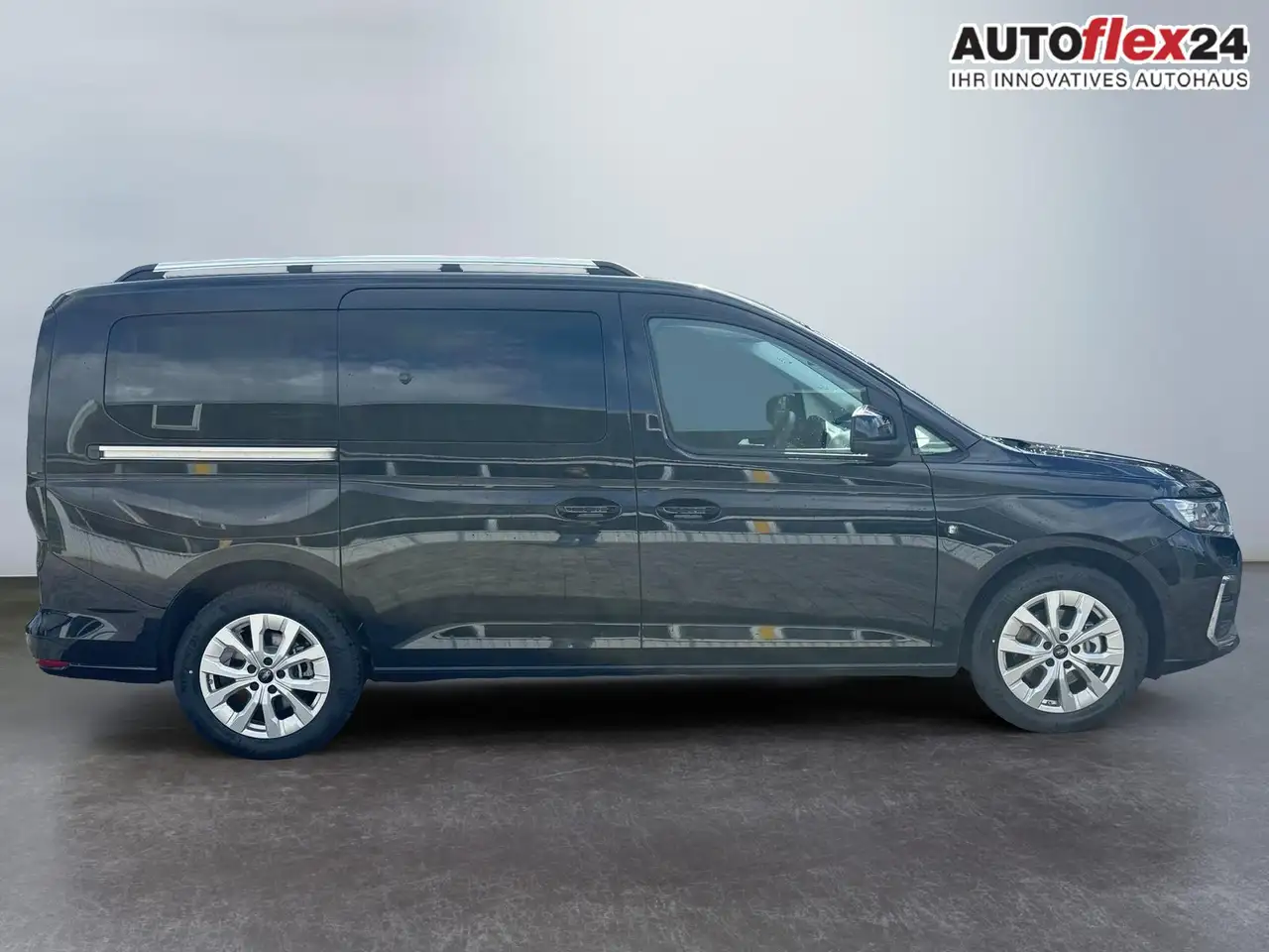 Ford Grand 8