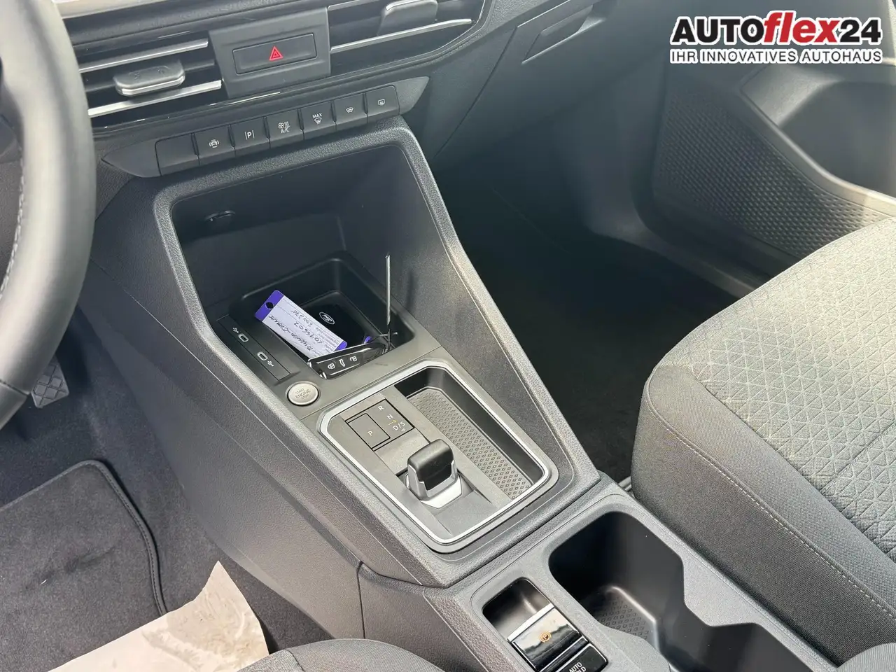 Ford Grand 16