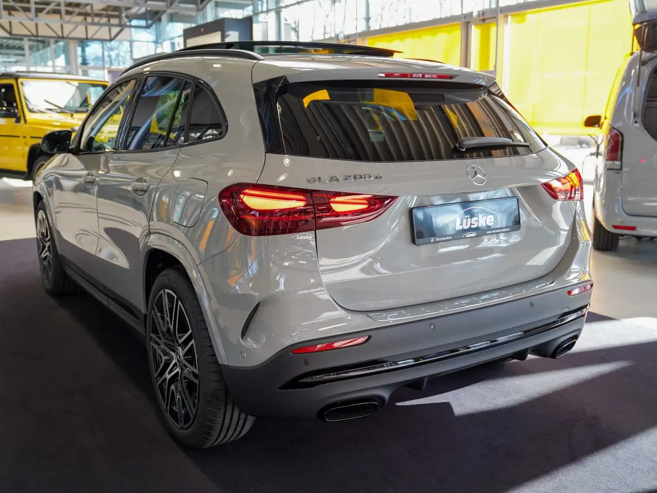Mercedes-Benz GLA 200 4