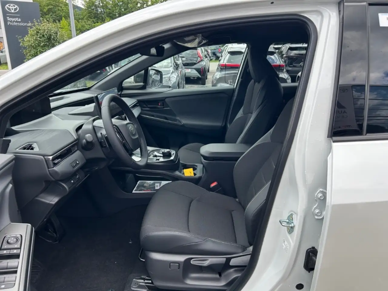 Toyota C-HR 11