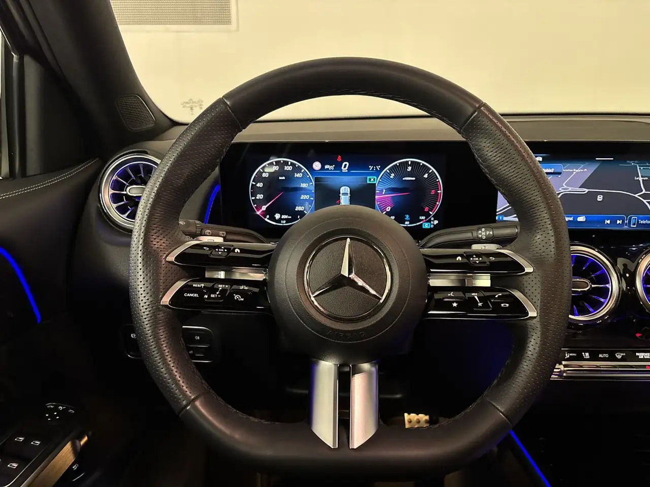 Mercedes-Benz GLB 200 9