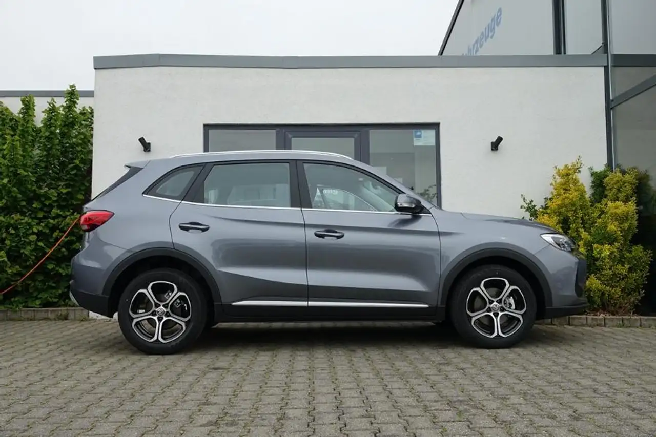 MG ZS Hybrid+ 2
