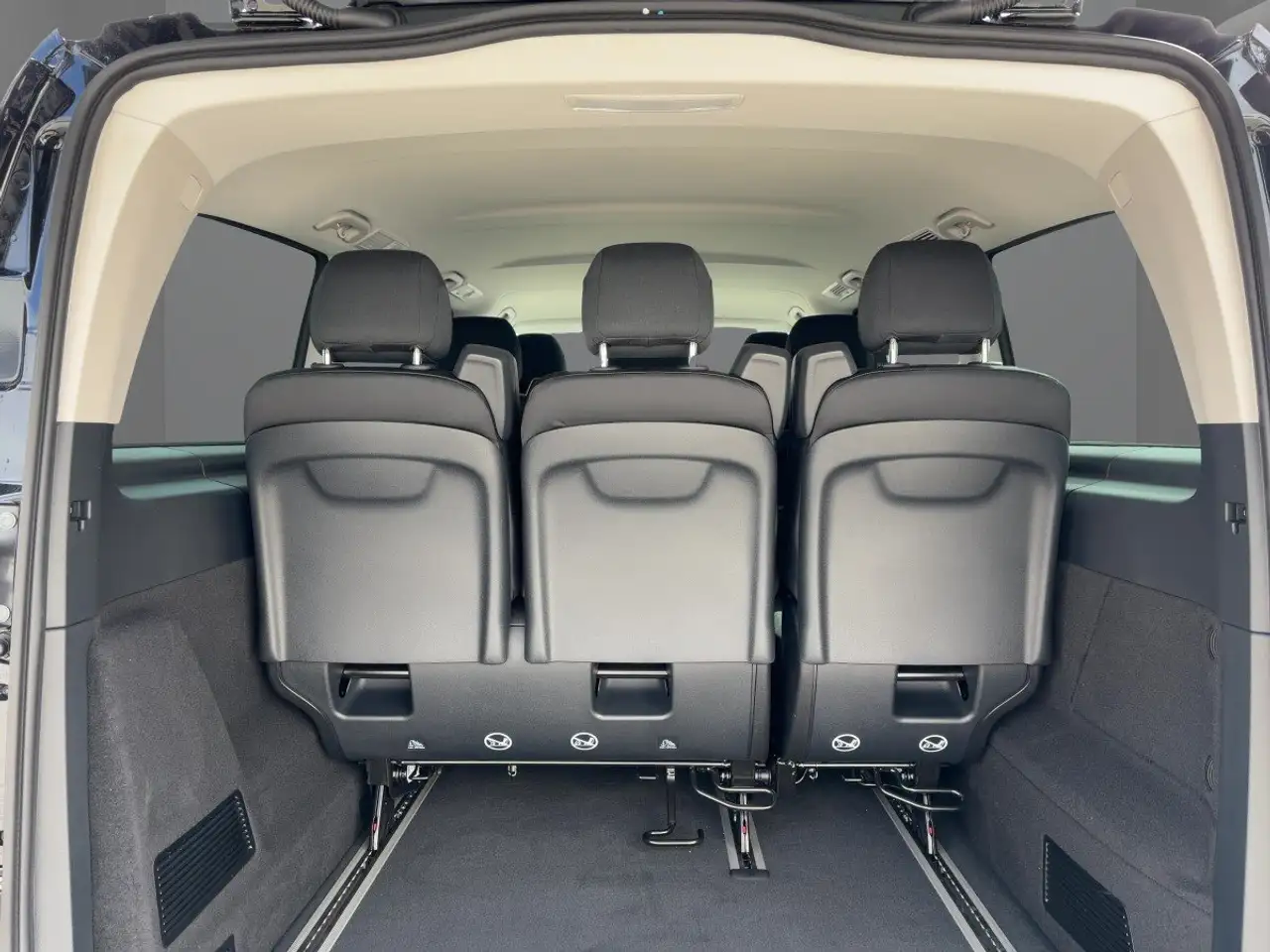 Mercedes-Benz Vito 9