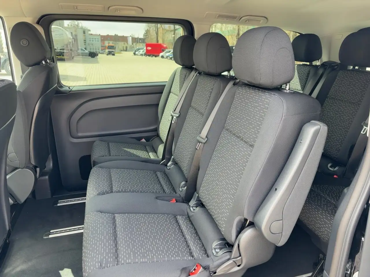 Mercedes-Benz Vito 12