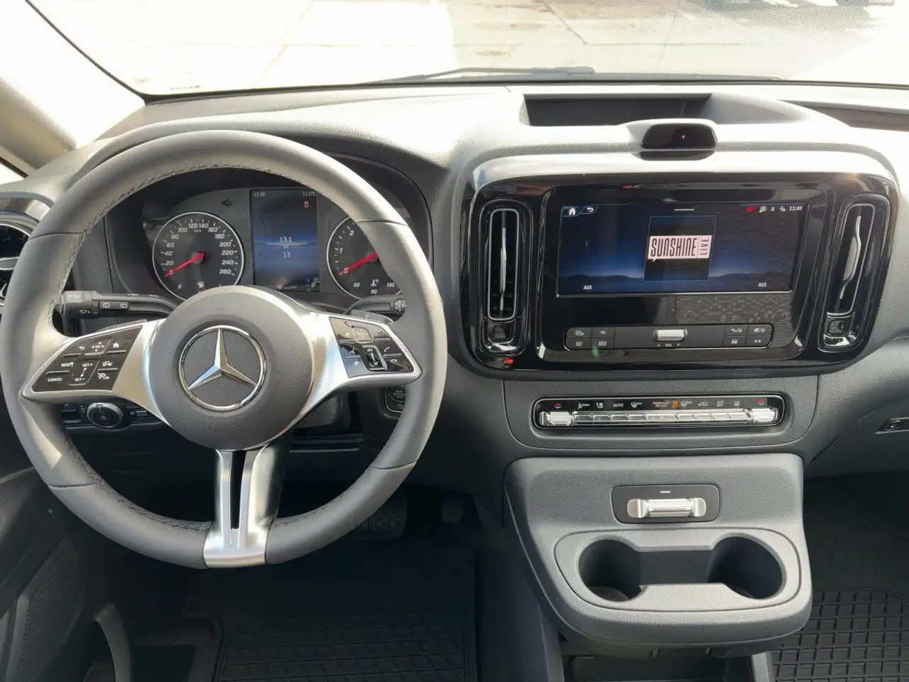 Mercedes-Benz Vito 13
