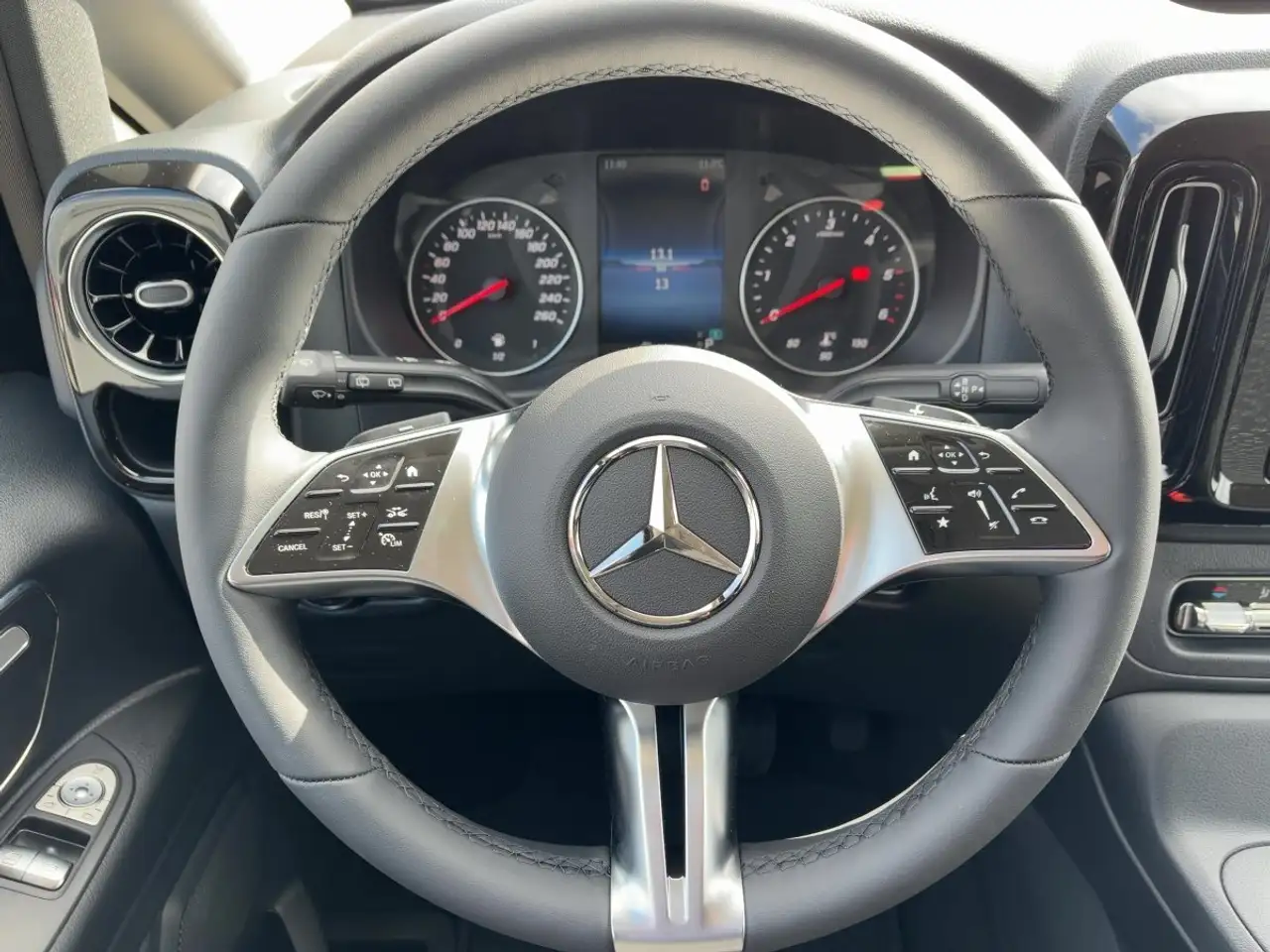 Mercedes-Benz Vito 14