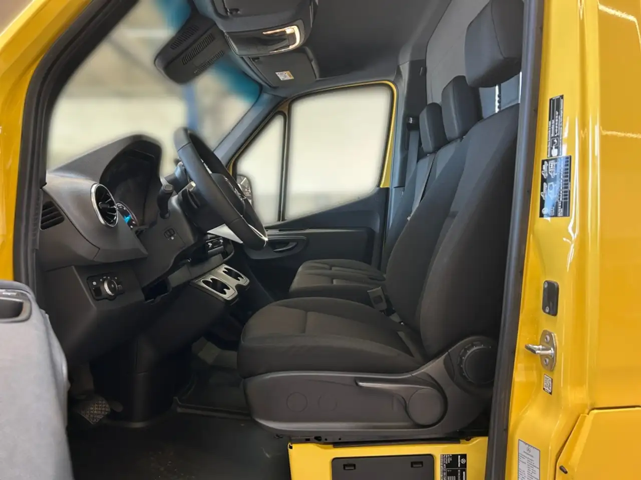Mercedes-Benz eSprinter 414 6