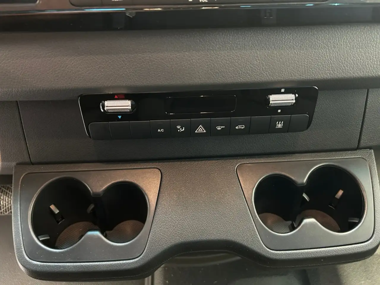Mercedes-Benz eSprinter 414 7