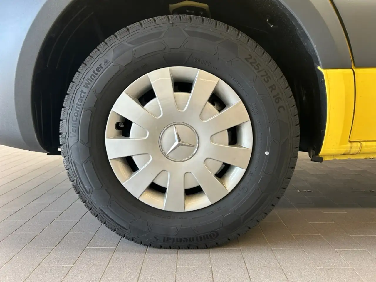 Mercedes-Benz eSprinter 414 17