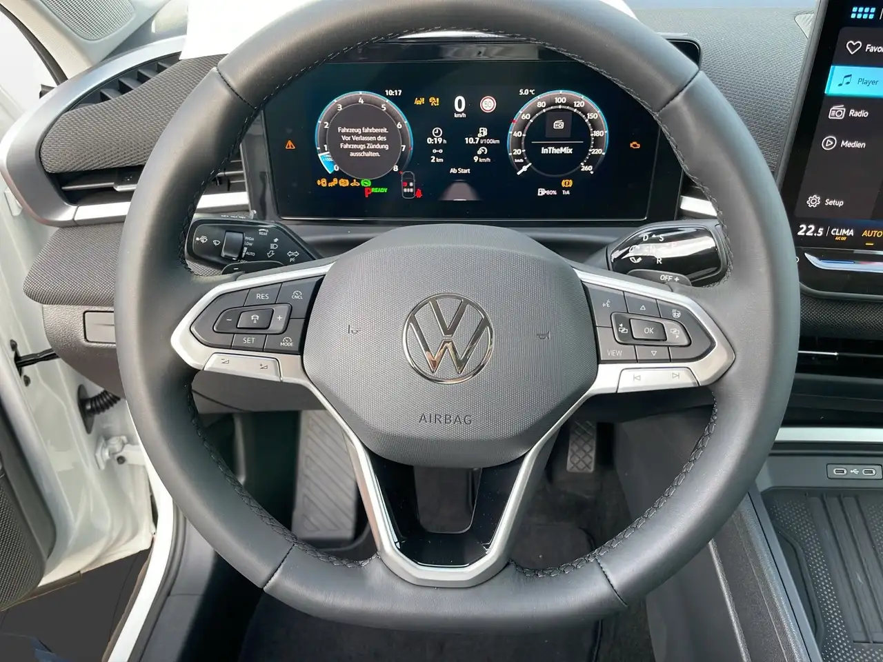 Volkswagen T-Roc 6