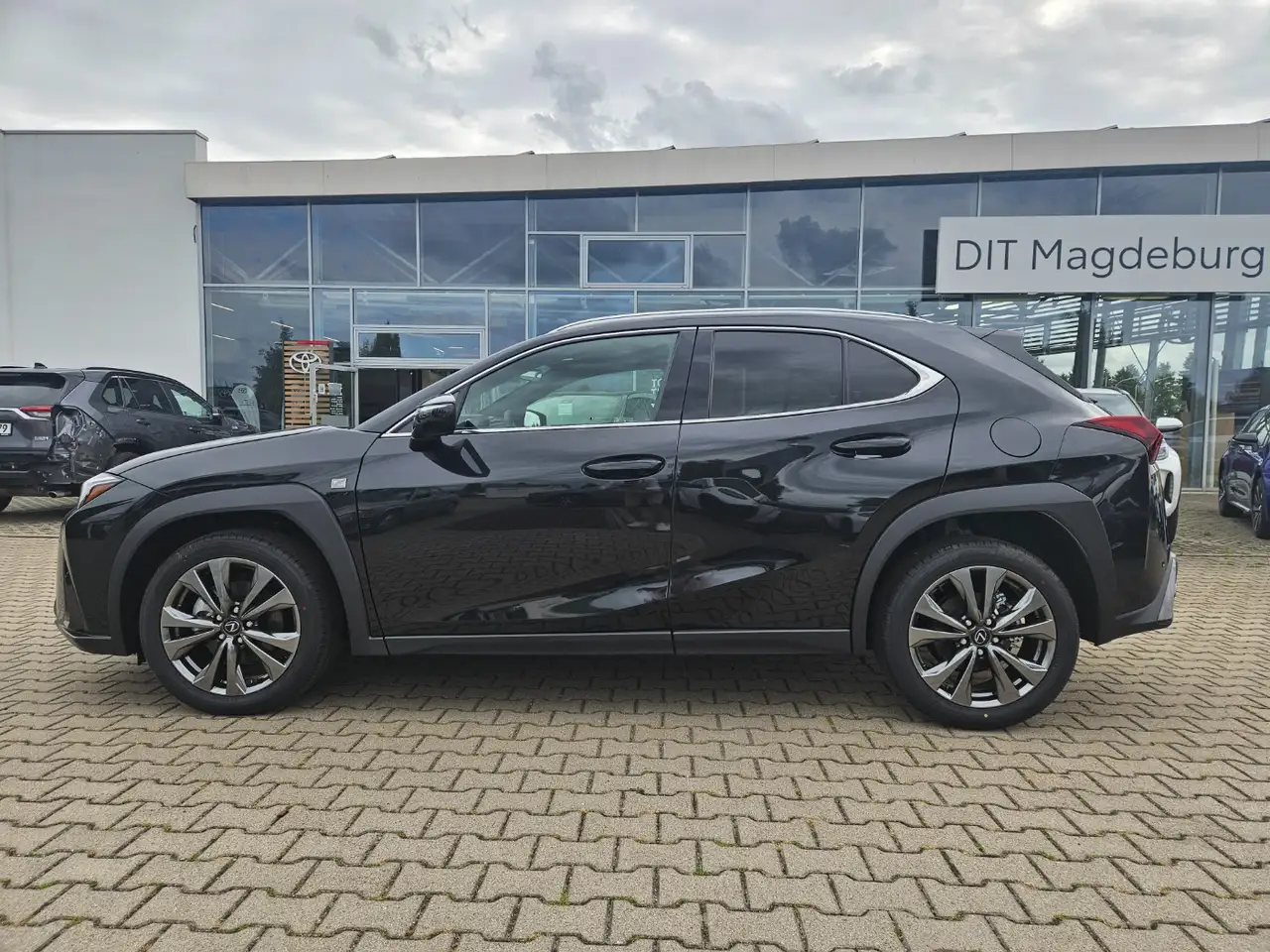 Lexus UX 7