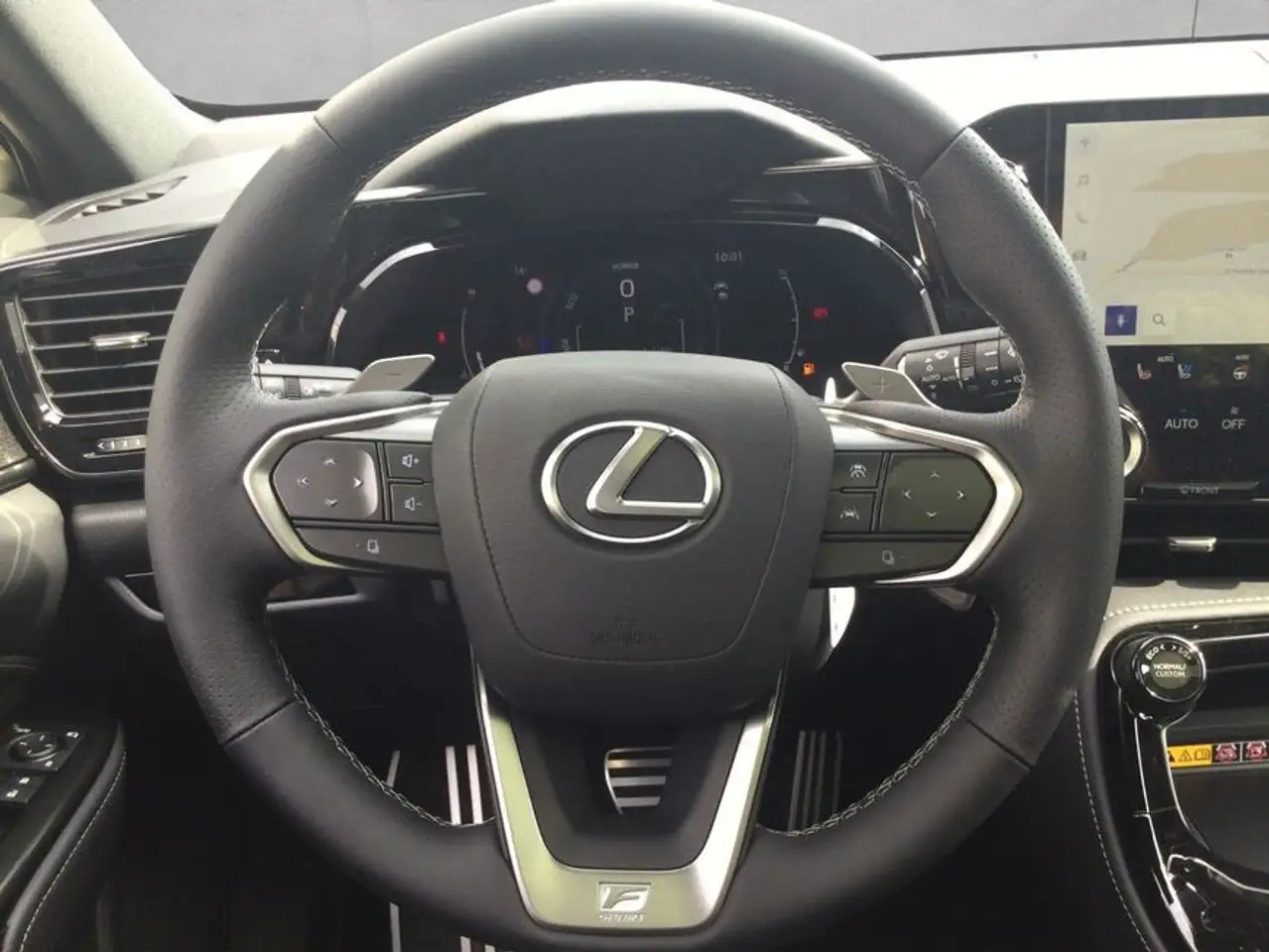 Lexus Inny 8
