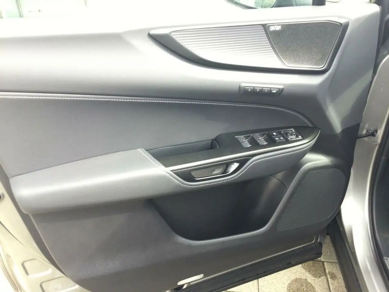 Lexus Inny 14