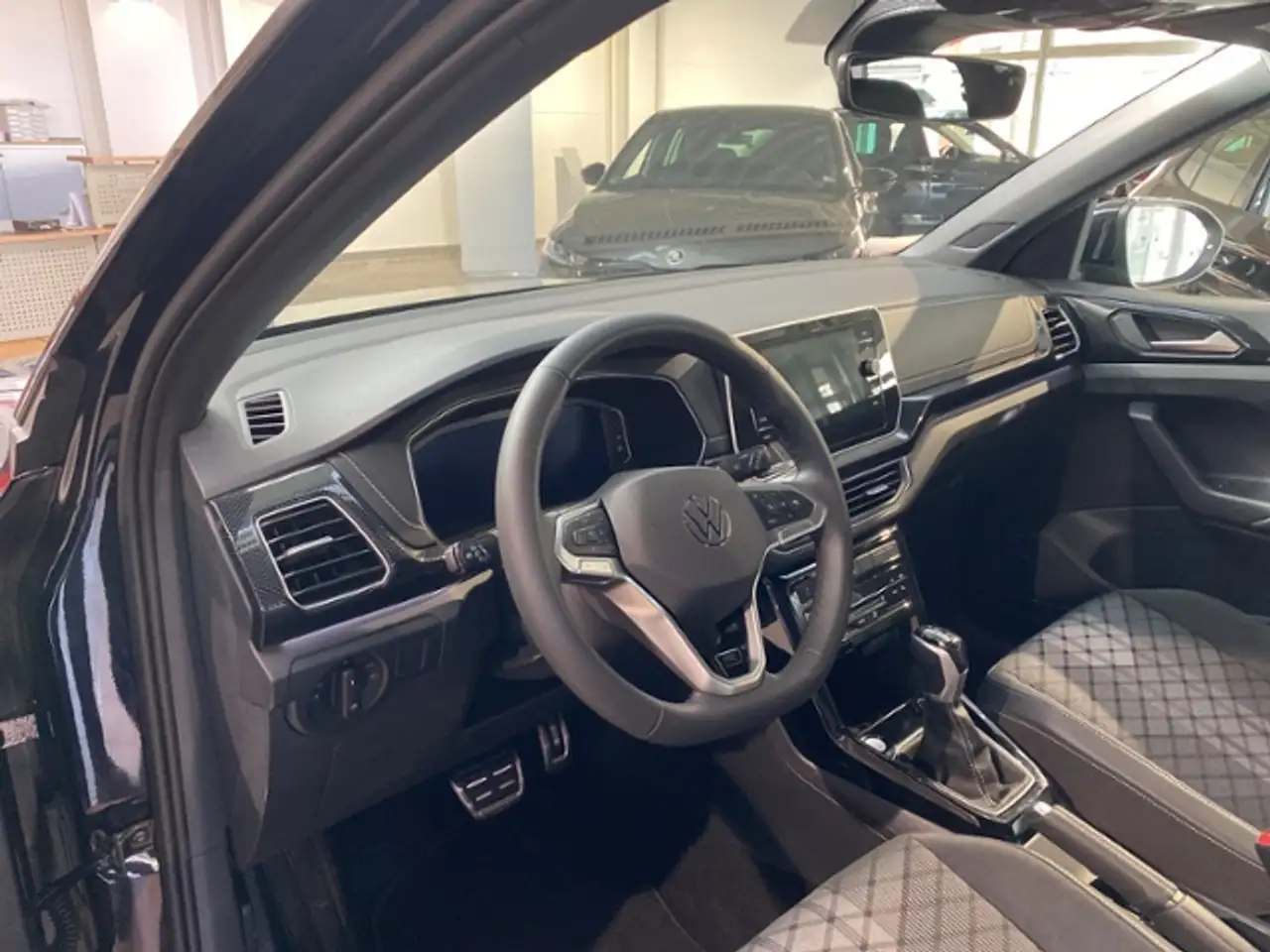 Volkswagen T-Cross 8