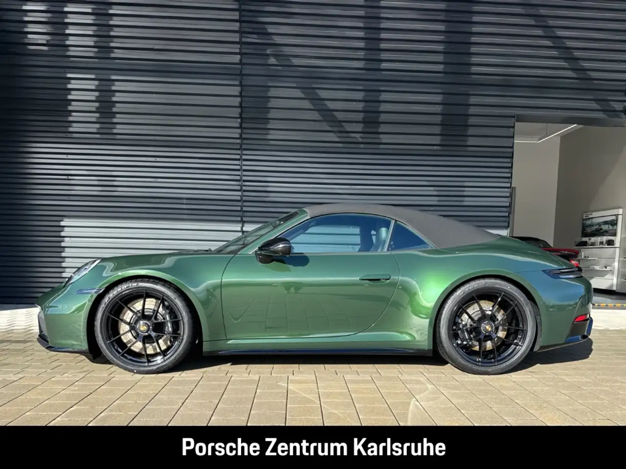 Porsche 992 911 2