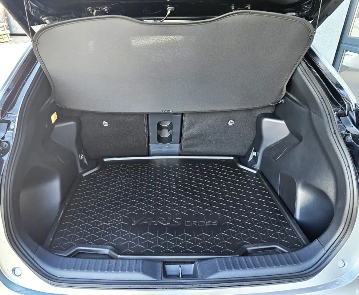 Toyota Yaris 8