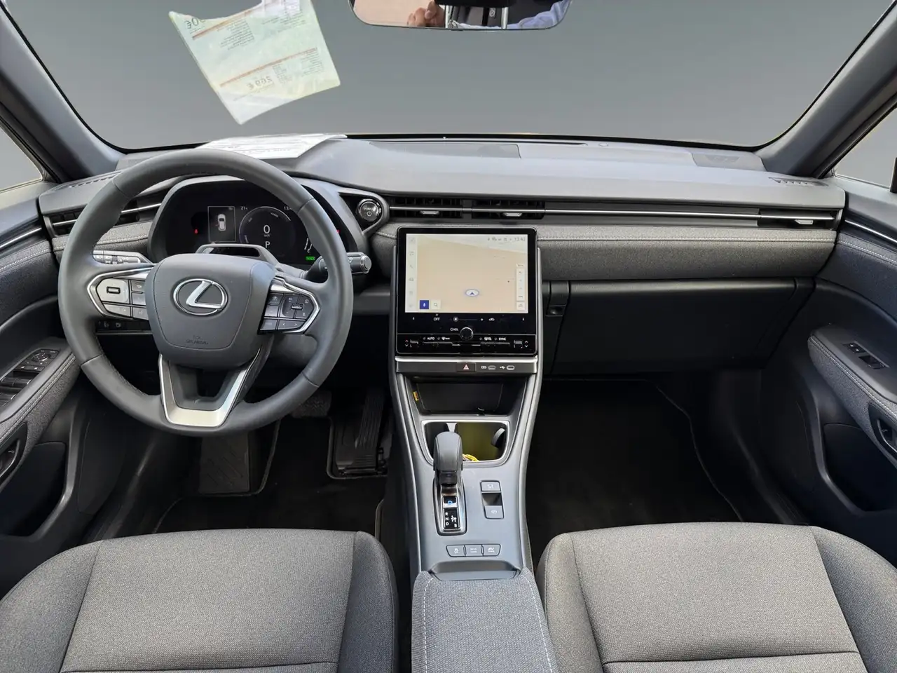 Lexus LBX 11