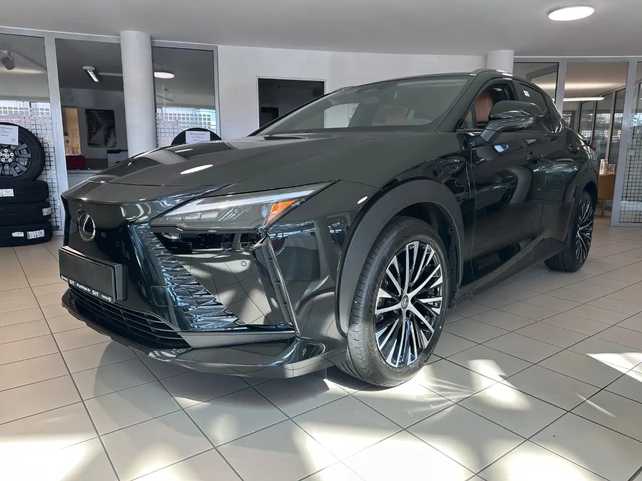 Lexus RZ 500 2