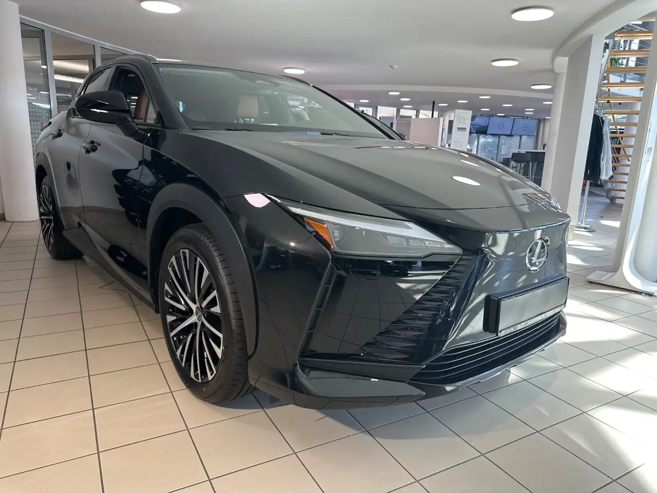 Lexus RZ 500 7