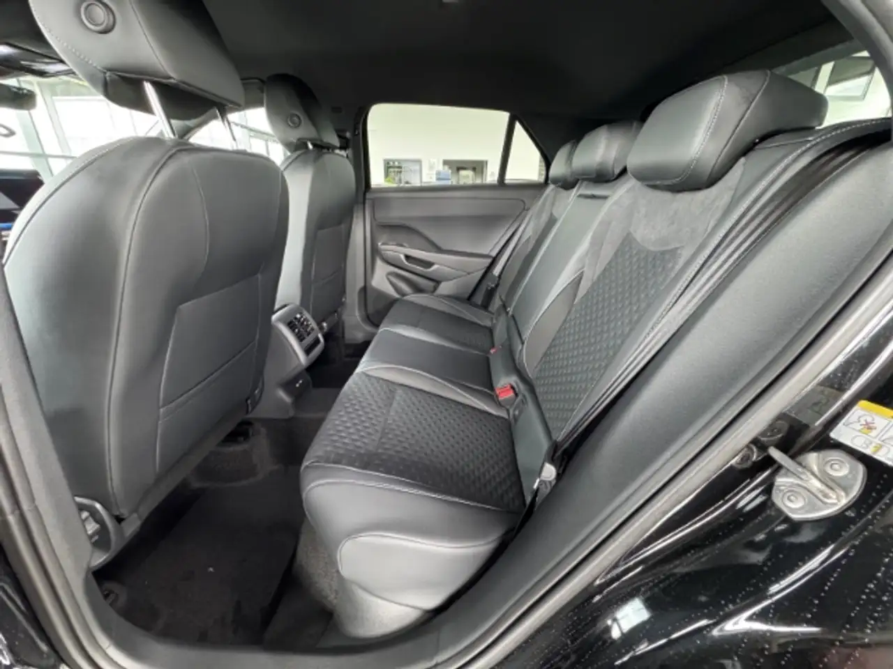 Volkswagen T-Roc 13