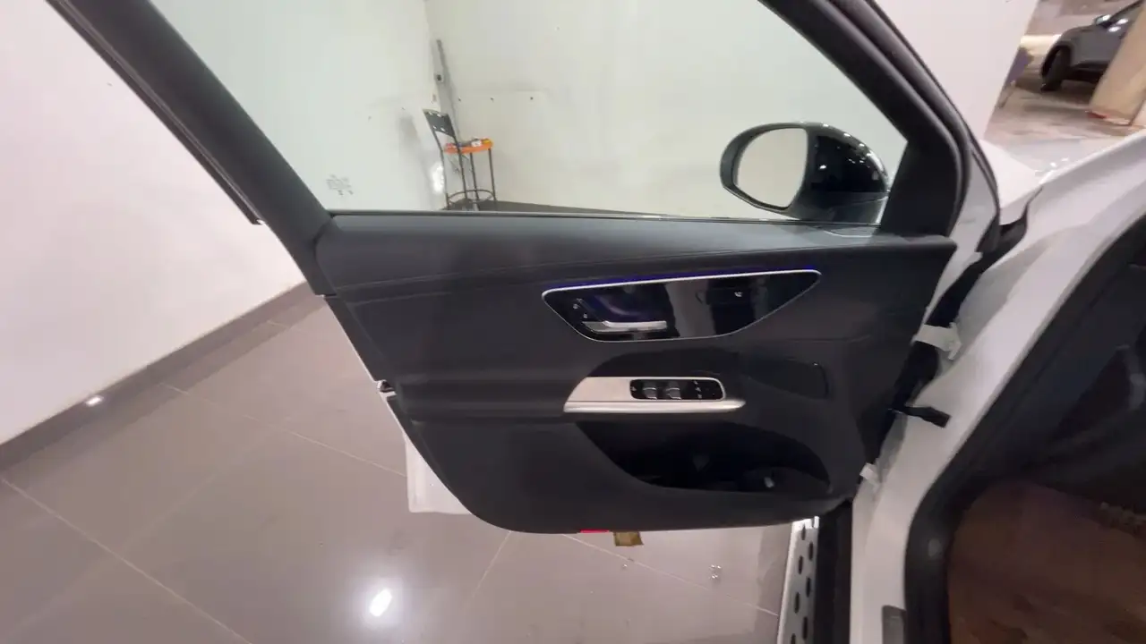 Mercedes-Benz GLC 220 11