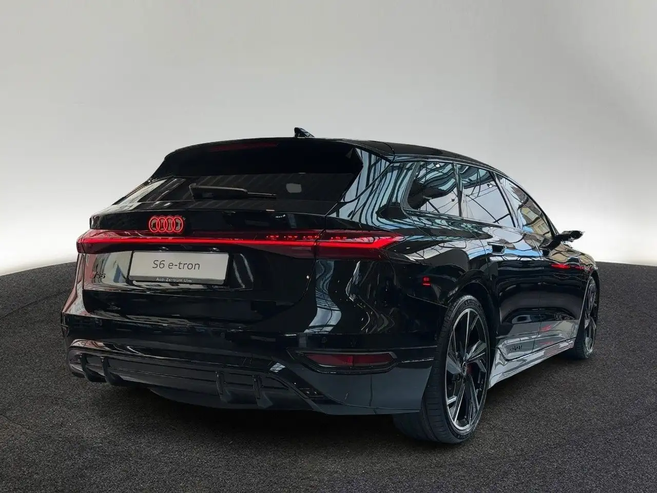 Audi S6 4