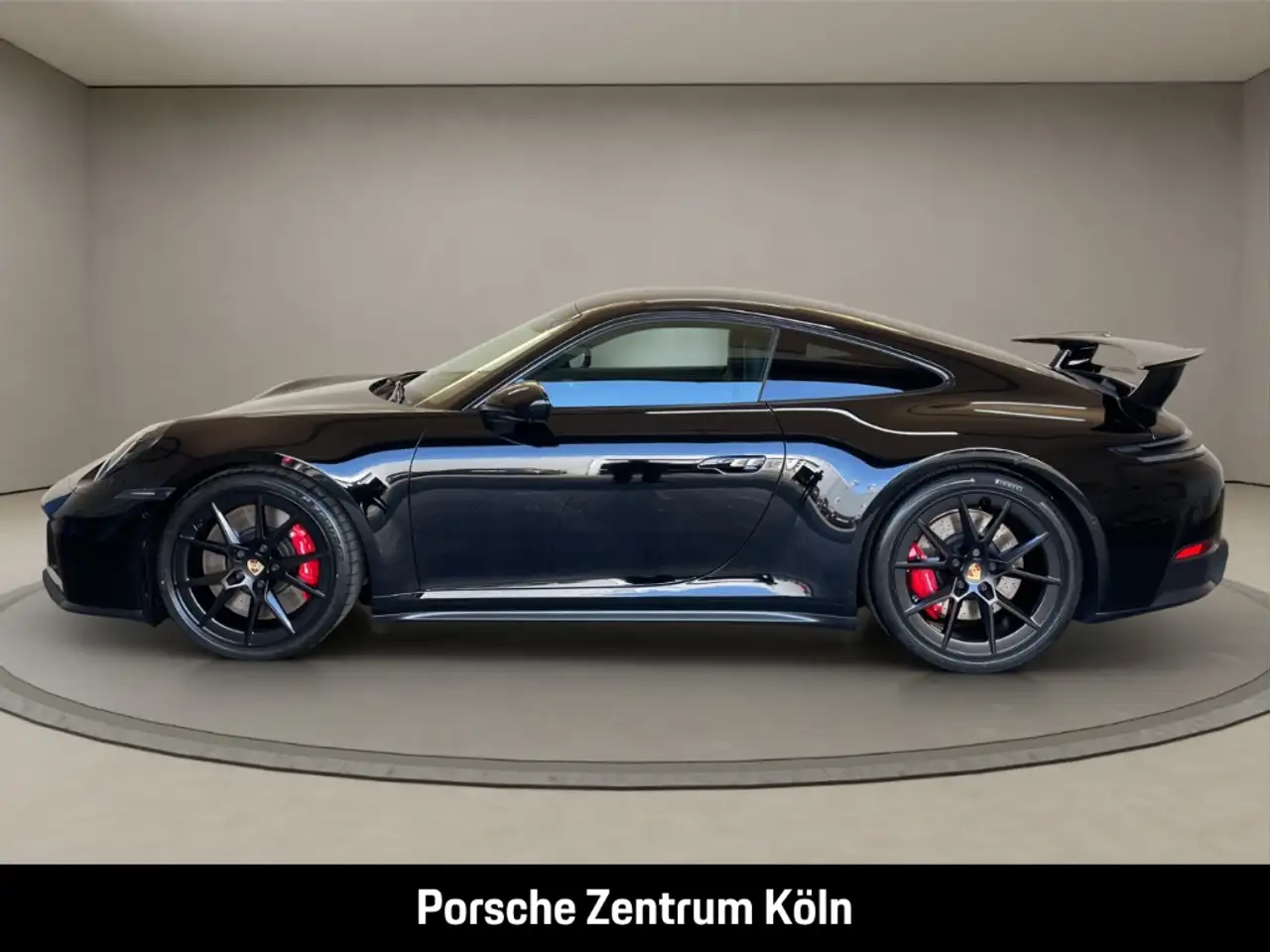 Porsche 992 911 2