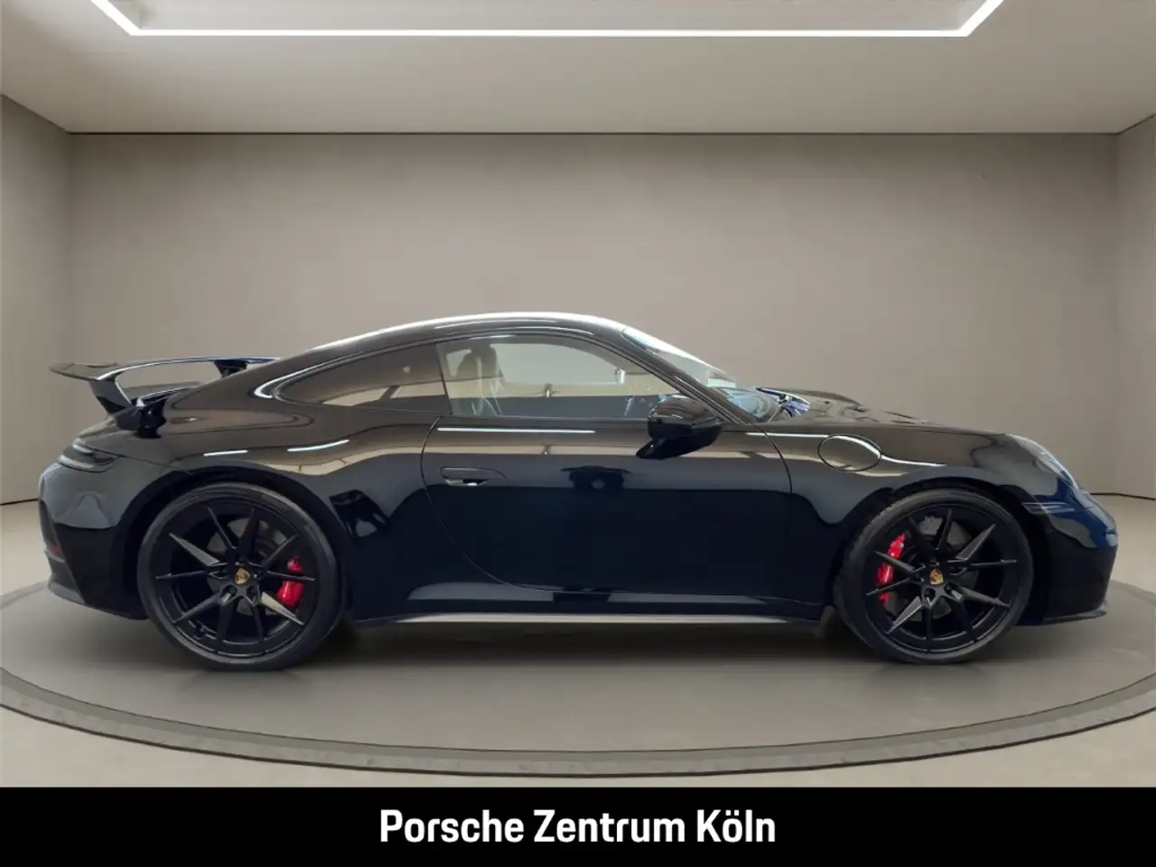 Porsche 992 911 6