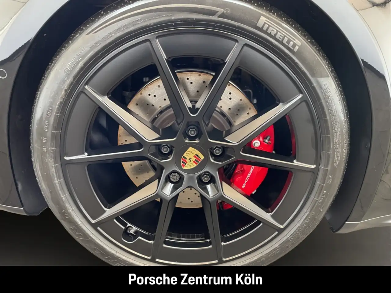 Porsche 992 911 10