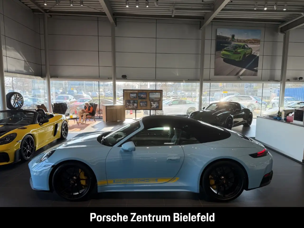 Porsche 992 911 2