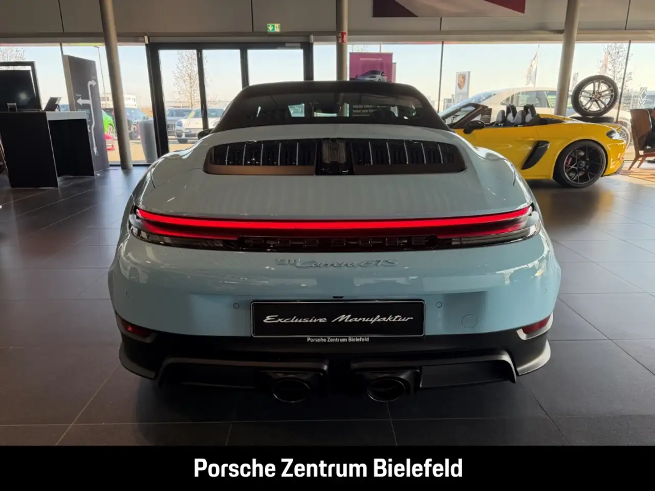 Porsche 992 911 4