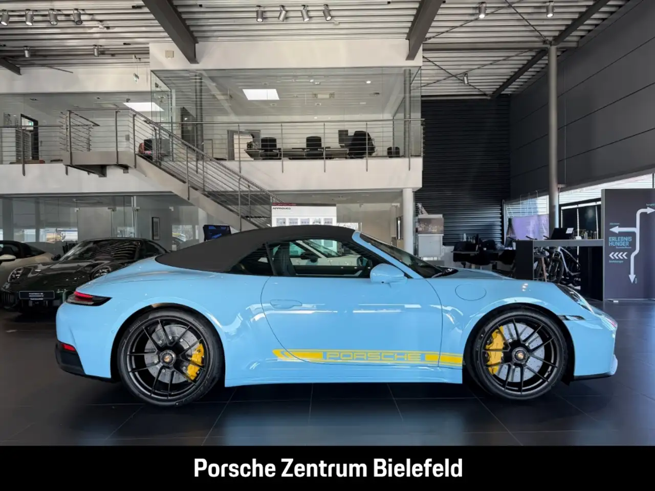 Porsche 992 911 6