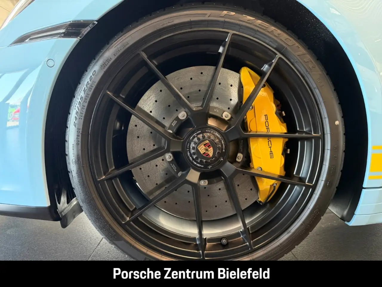 Porsche 992 911 10