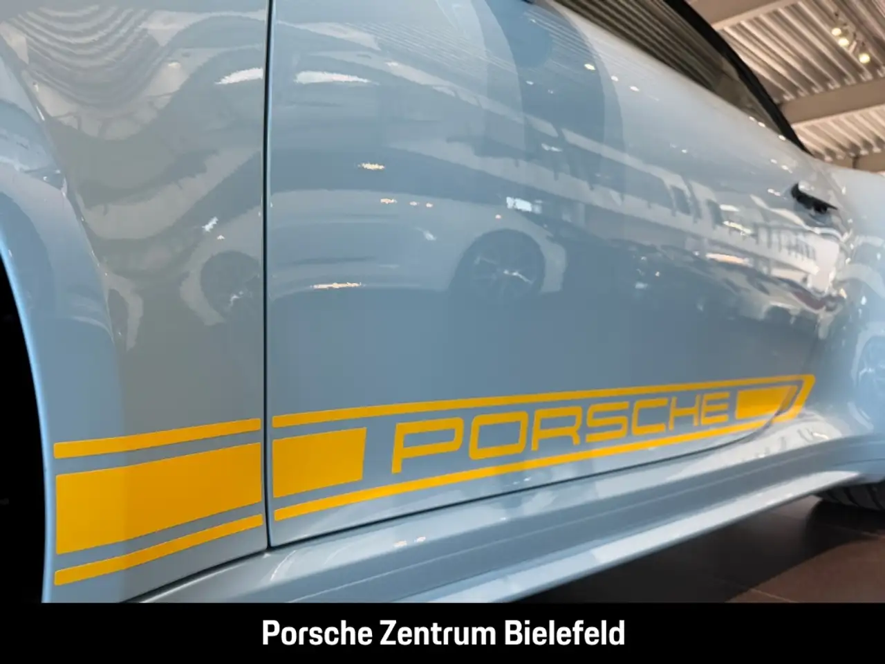 Porsche 992 911 13