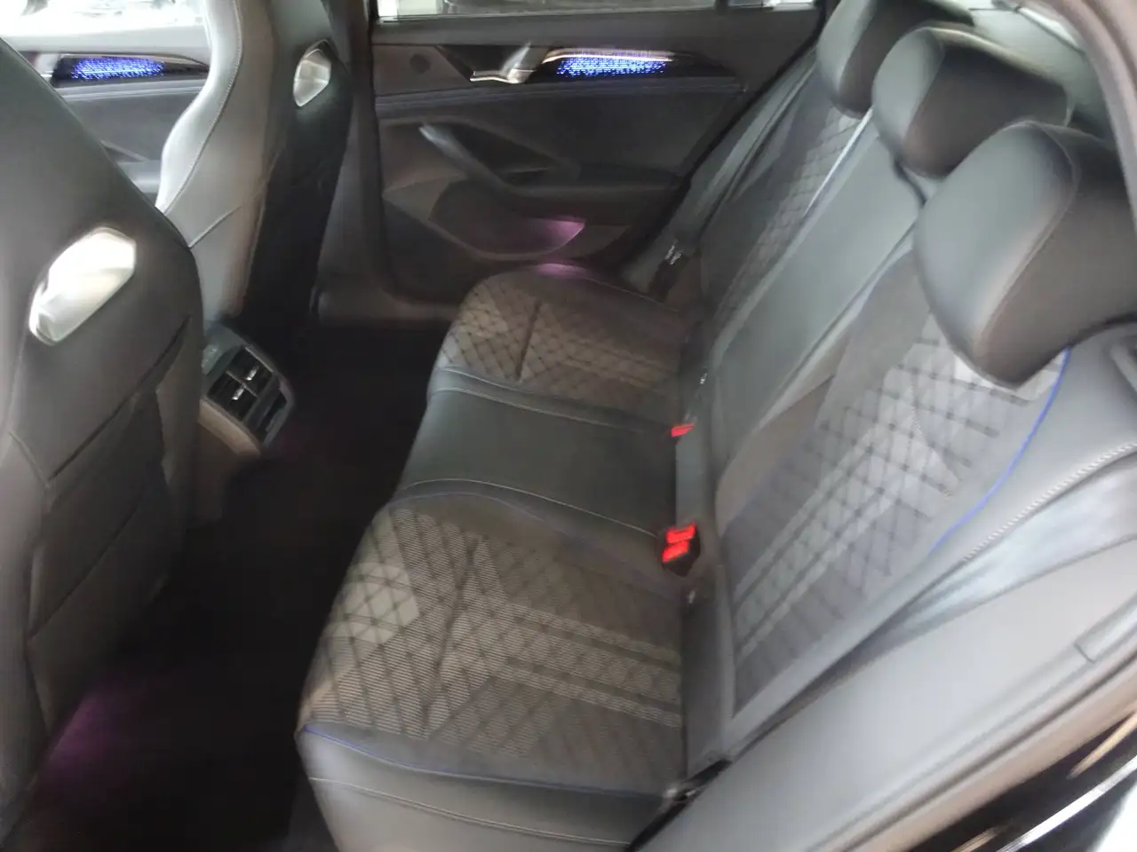 Volkswagen Passat 12