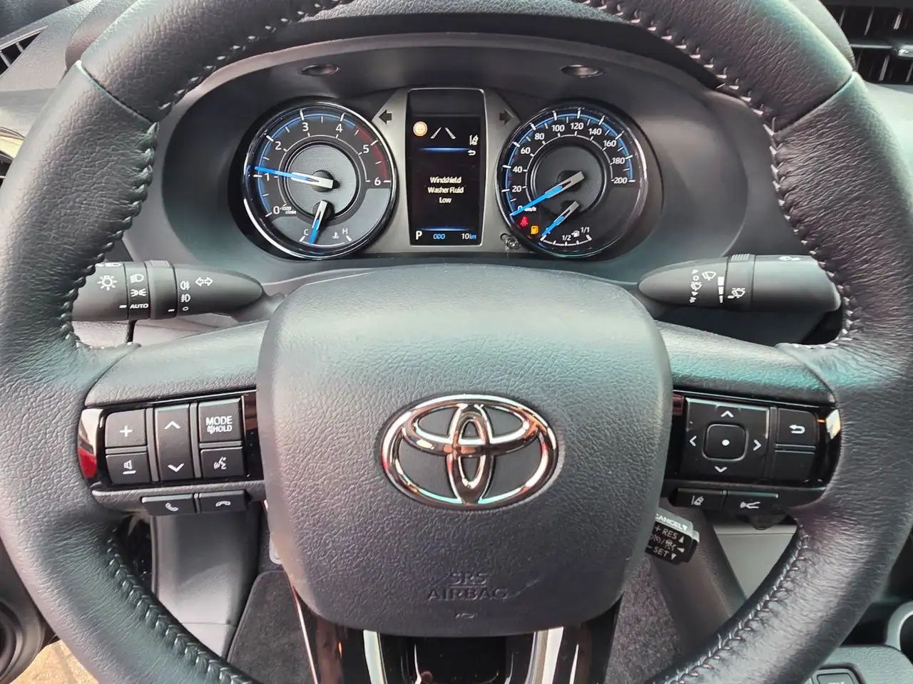 Toyota Hilux 13