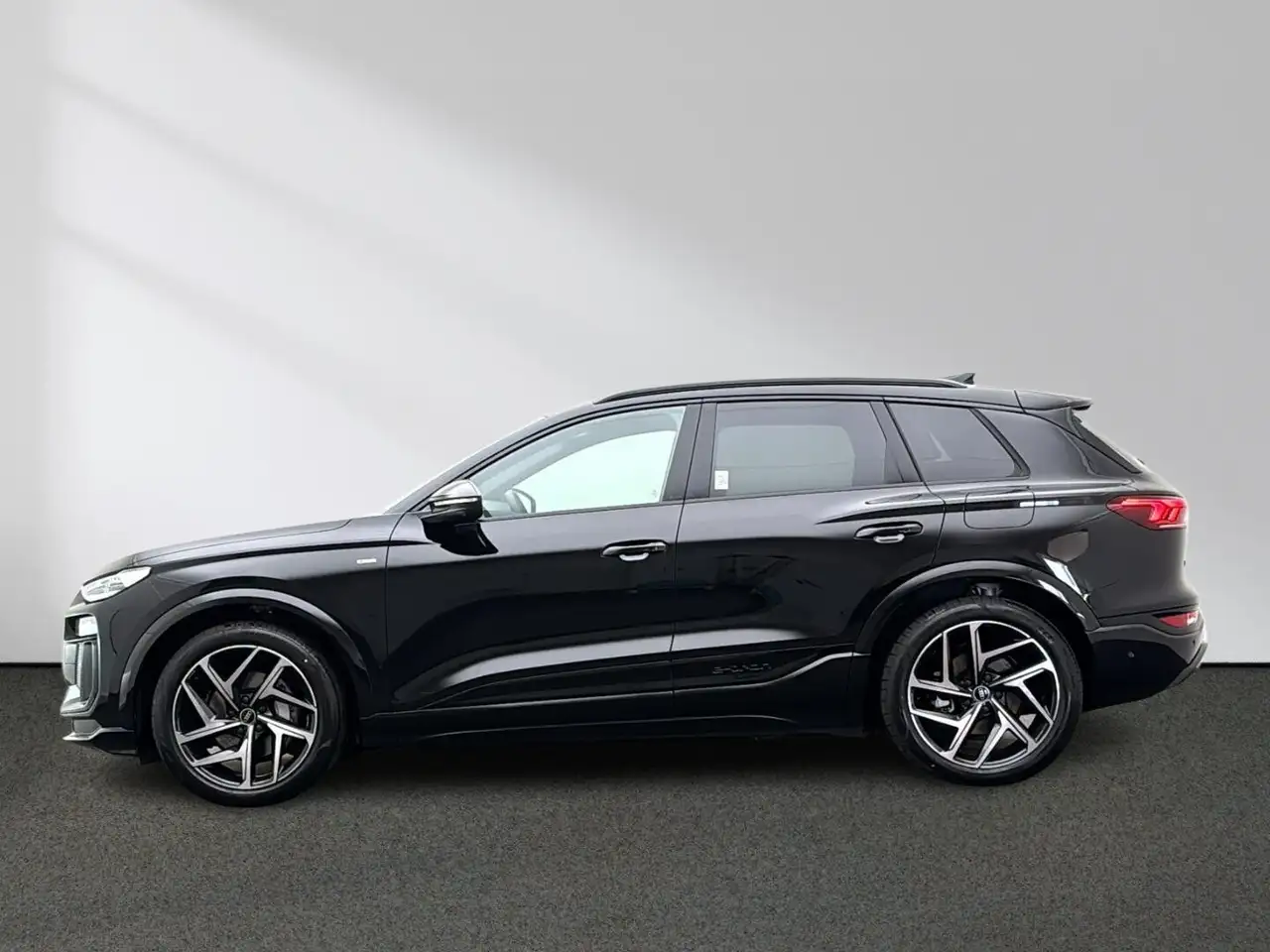 Audi Q6 2