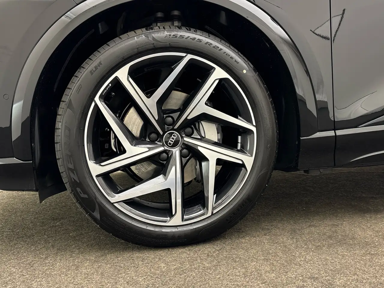 Audi Q6 7