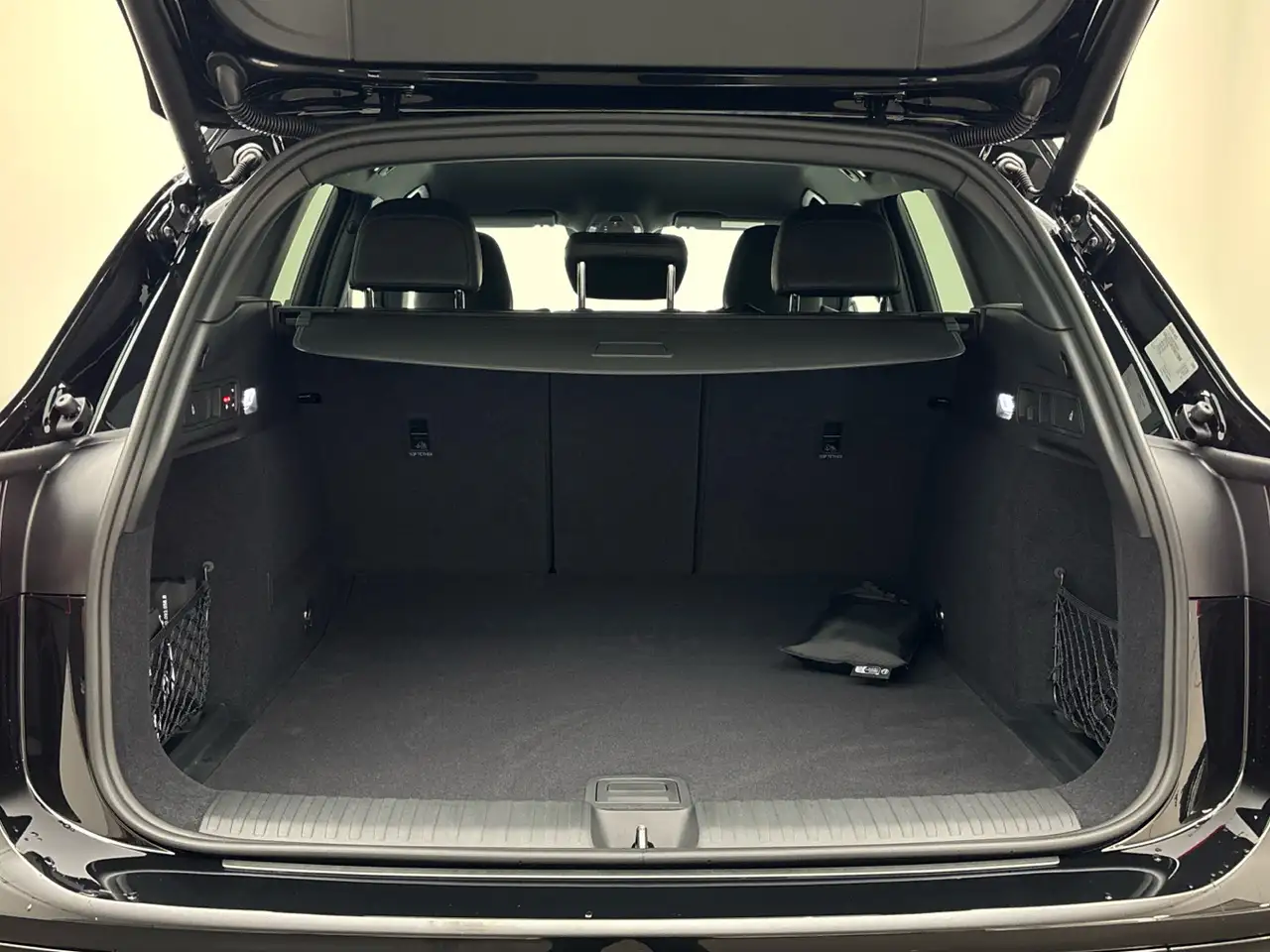 Audi Q6 13