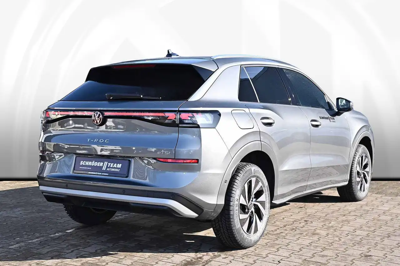 Volkswagen T-Roc 3