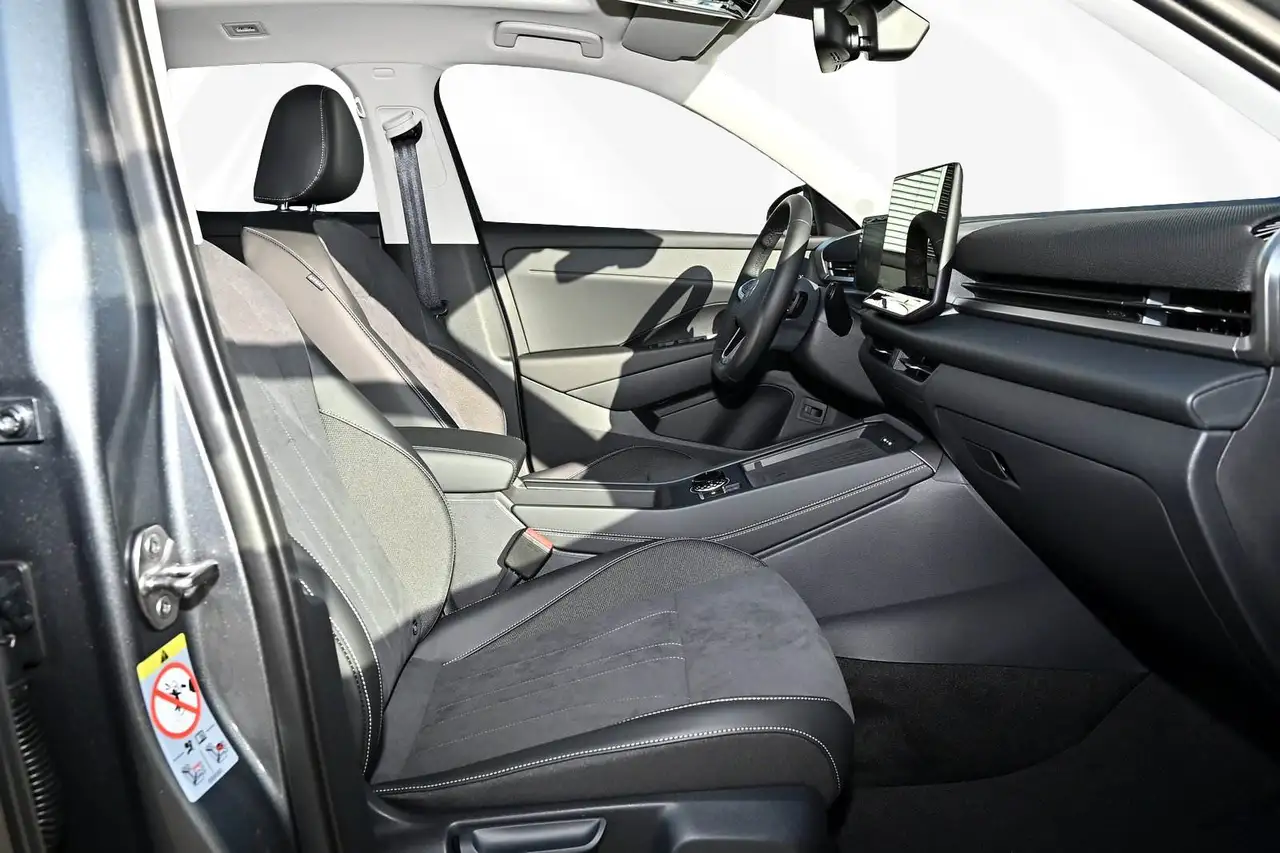 Volkswagen T-Roc 6
