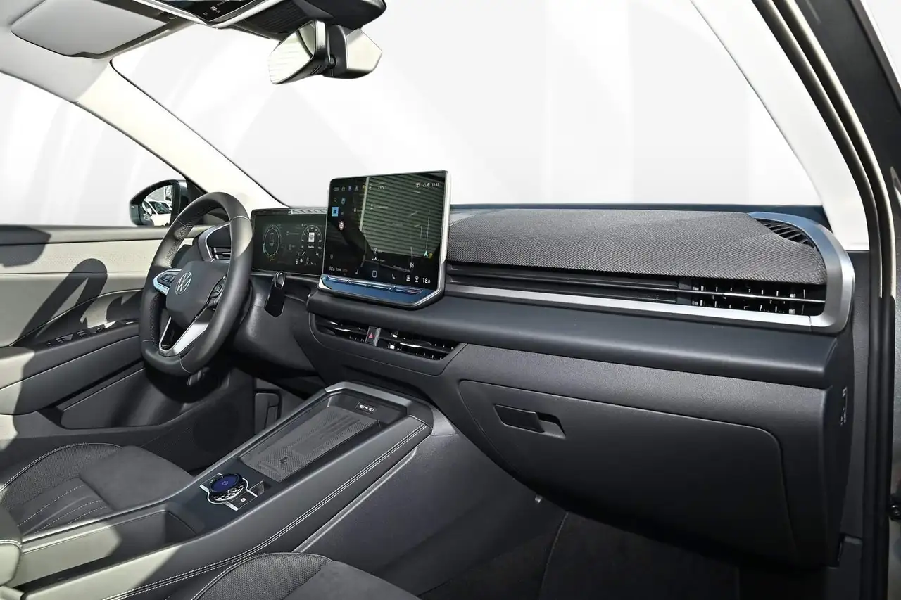 Volkswagen T-Roc 10