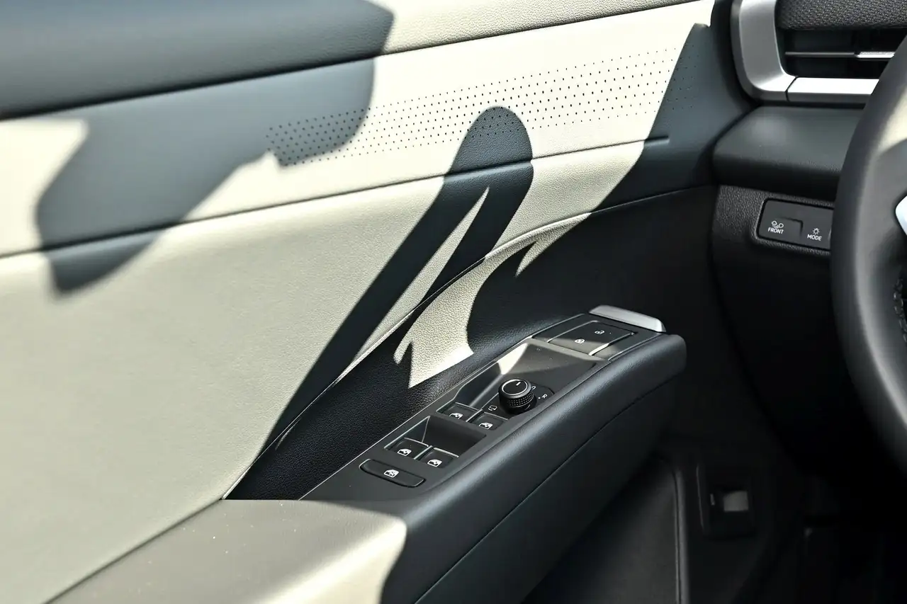 Volkswagen T-Roc 16