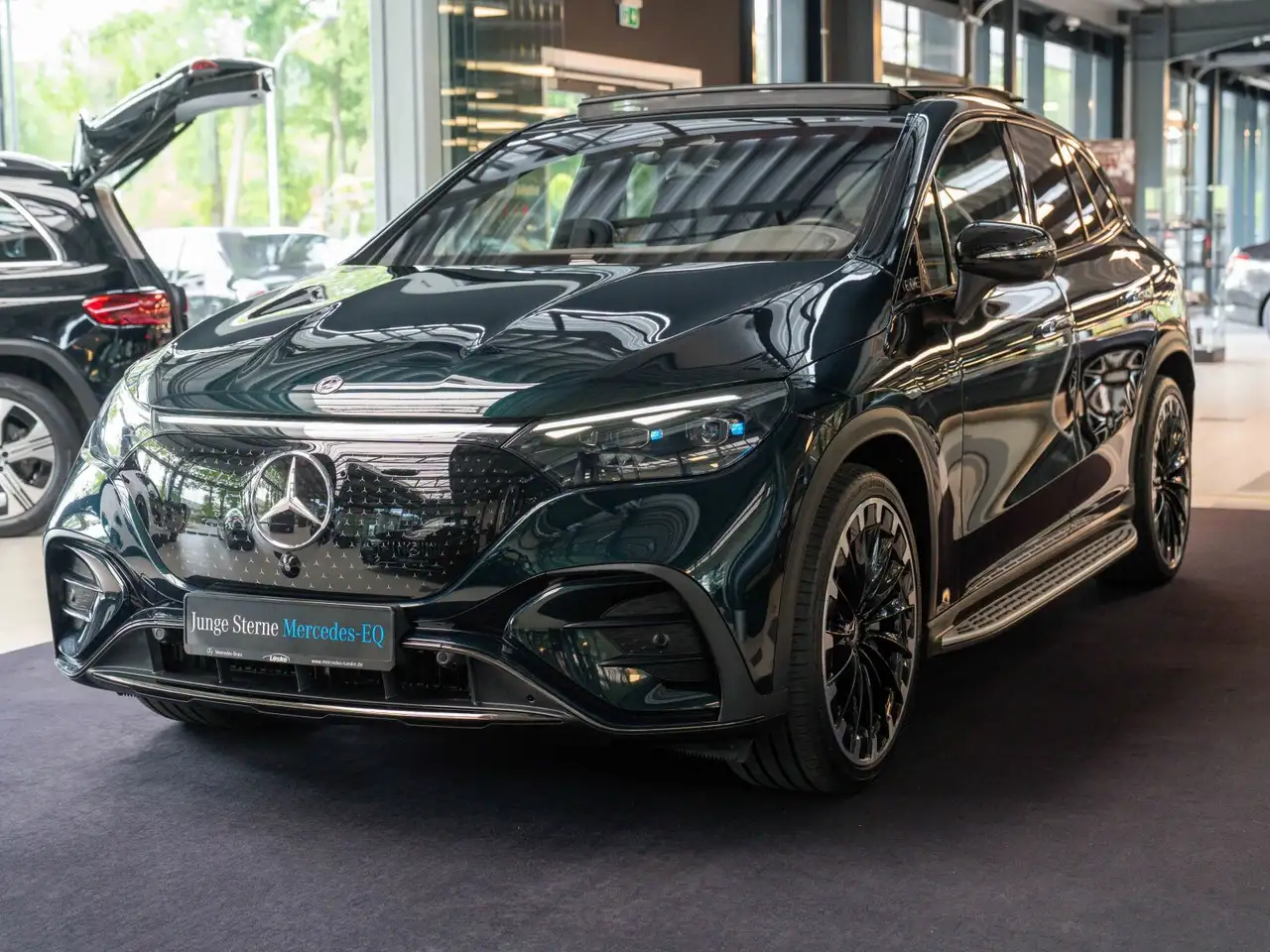 Mercedes-Benz EQE 8