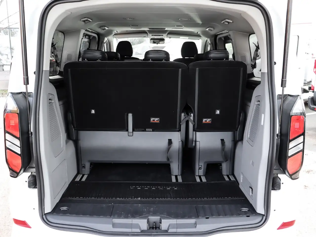 Ford Tourneo 16