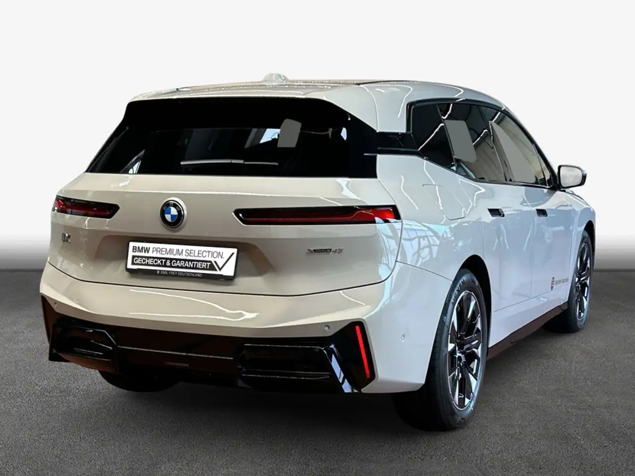 BMW iX 2