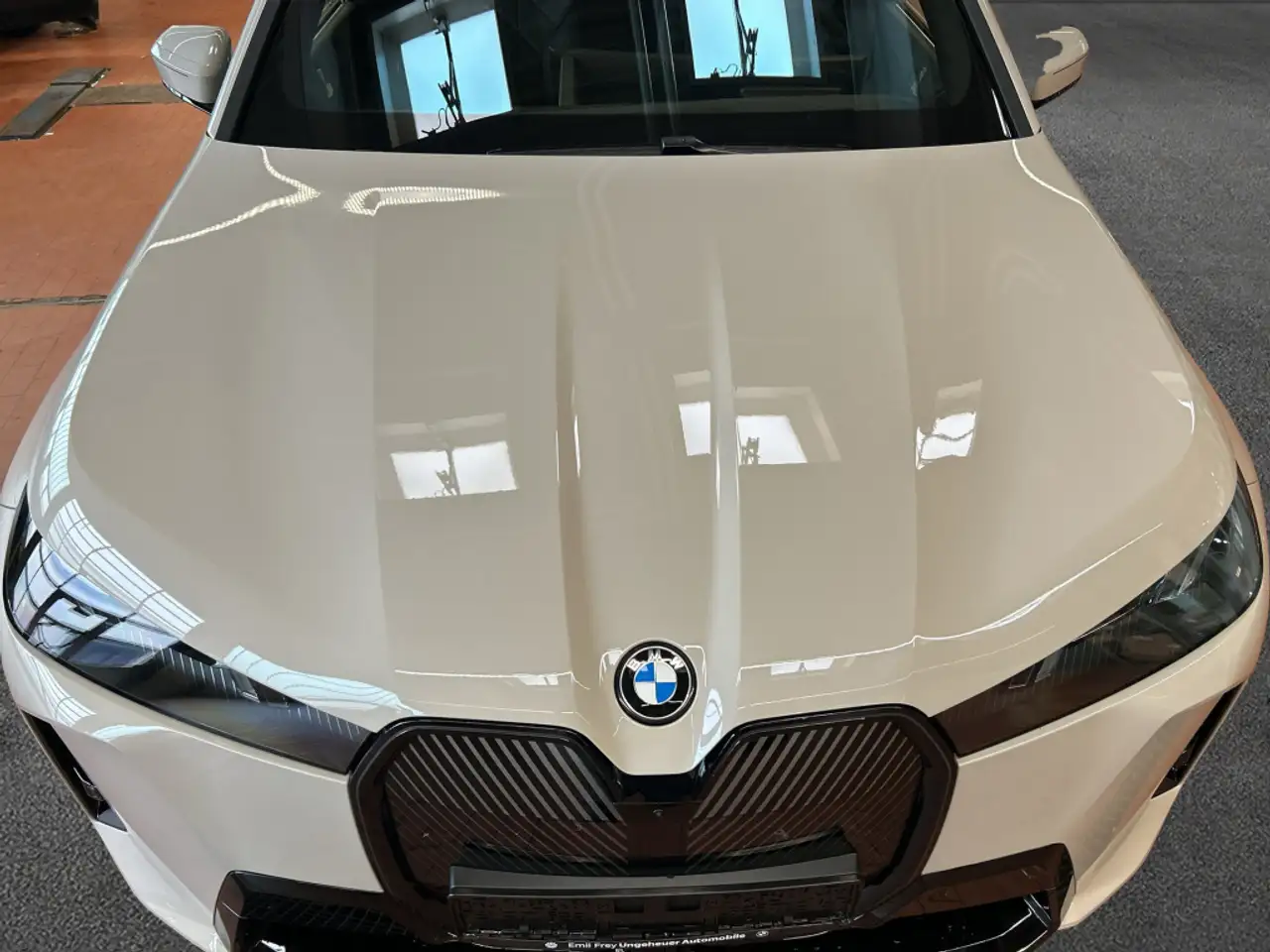 BMW iX 9