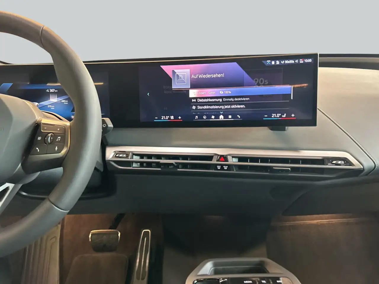 BMW iX 16